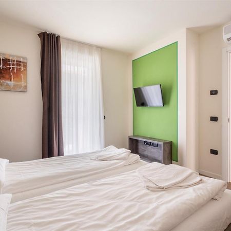 Residence Maroadi Torbole Sul Garda Bagian luar foto