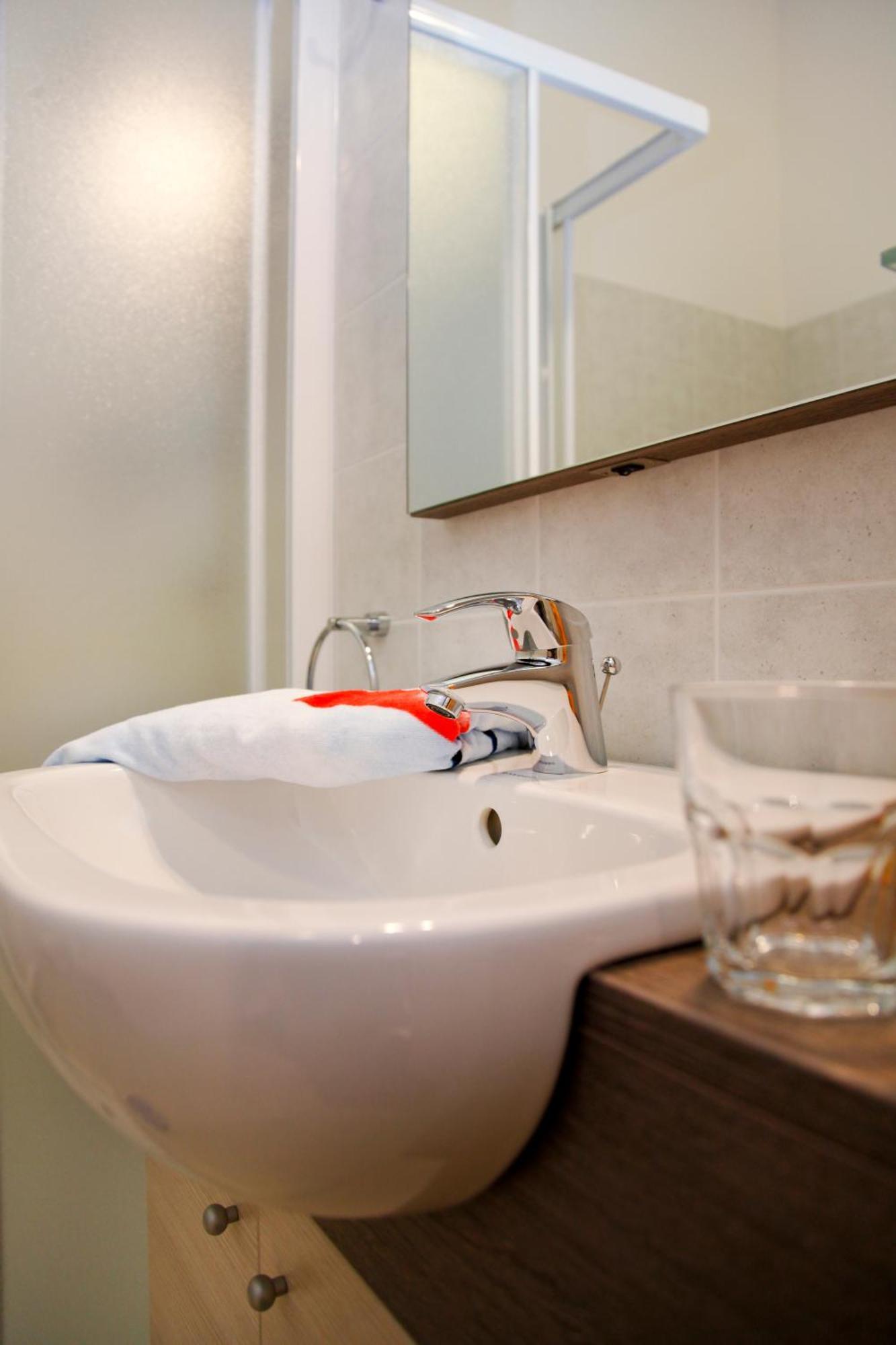 Residence Maroadi Torbole Sul Garda Bagian luar foto