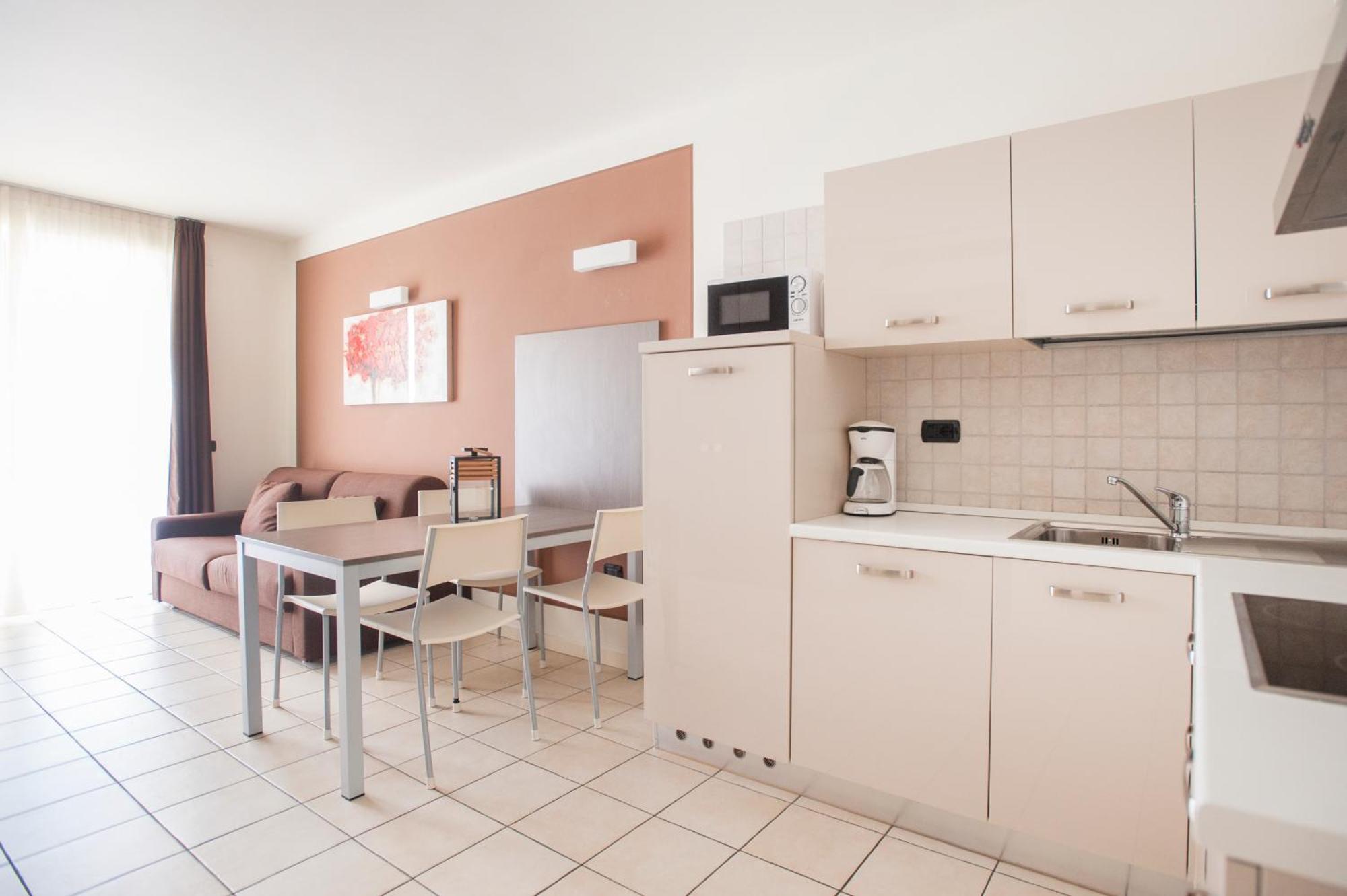 Residence Maroadi Torbole Sul Garda Bagian luar foto