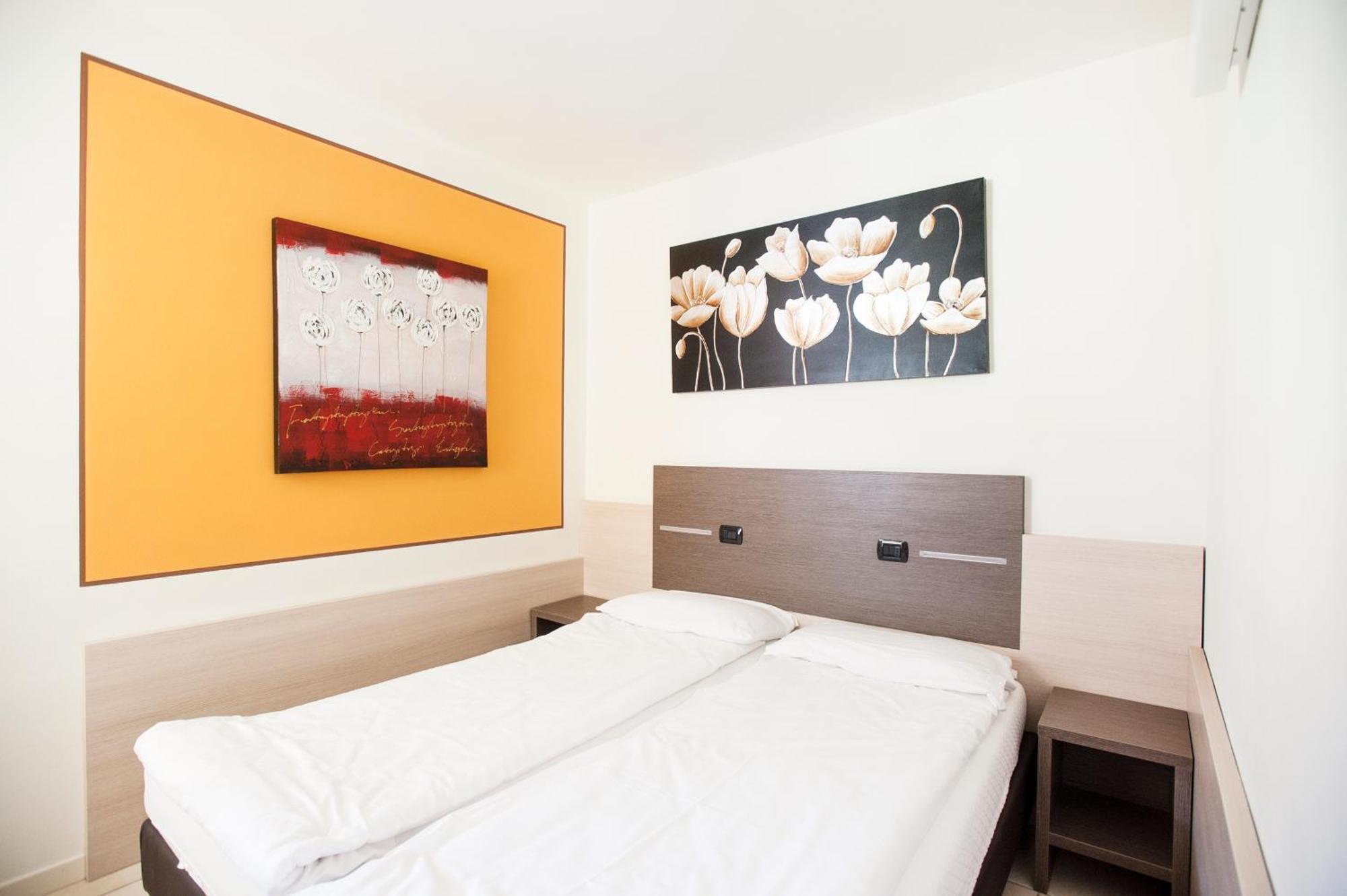 Residence Maroadi Torbole Sul Garda Bagian luar foto