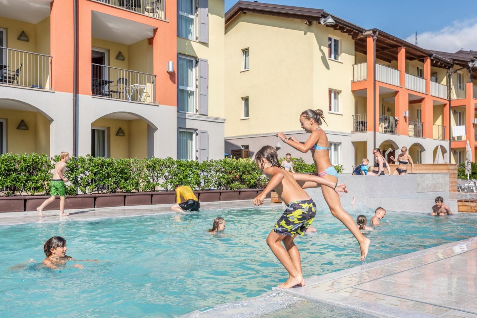 Residence Maroadi Torbole Sul Garda Bagian luar foto