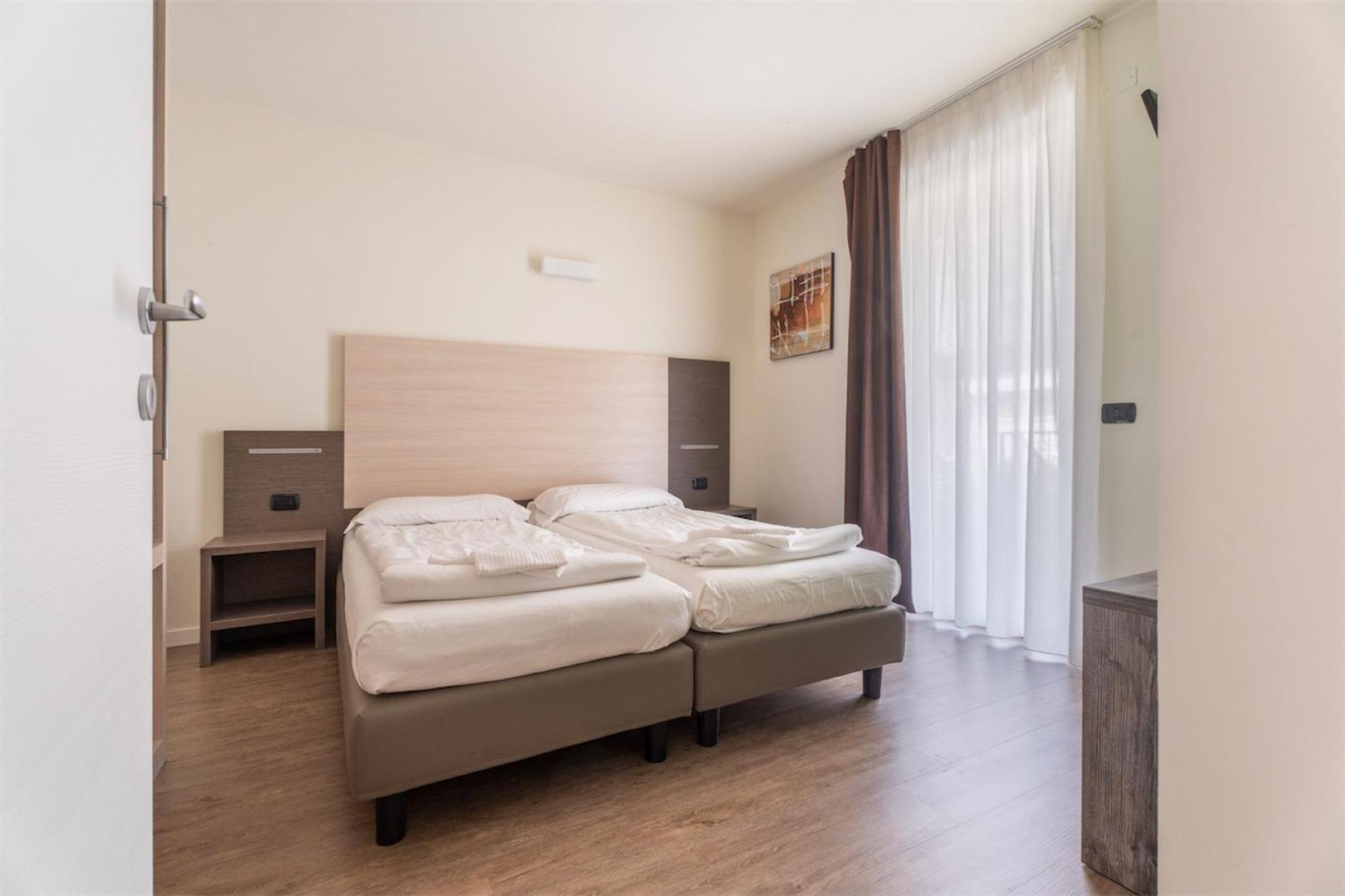 Residence Maroadi Torbole Sul Garda Bagian luar foto